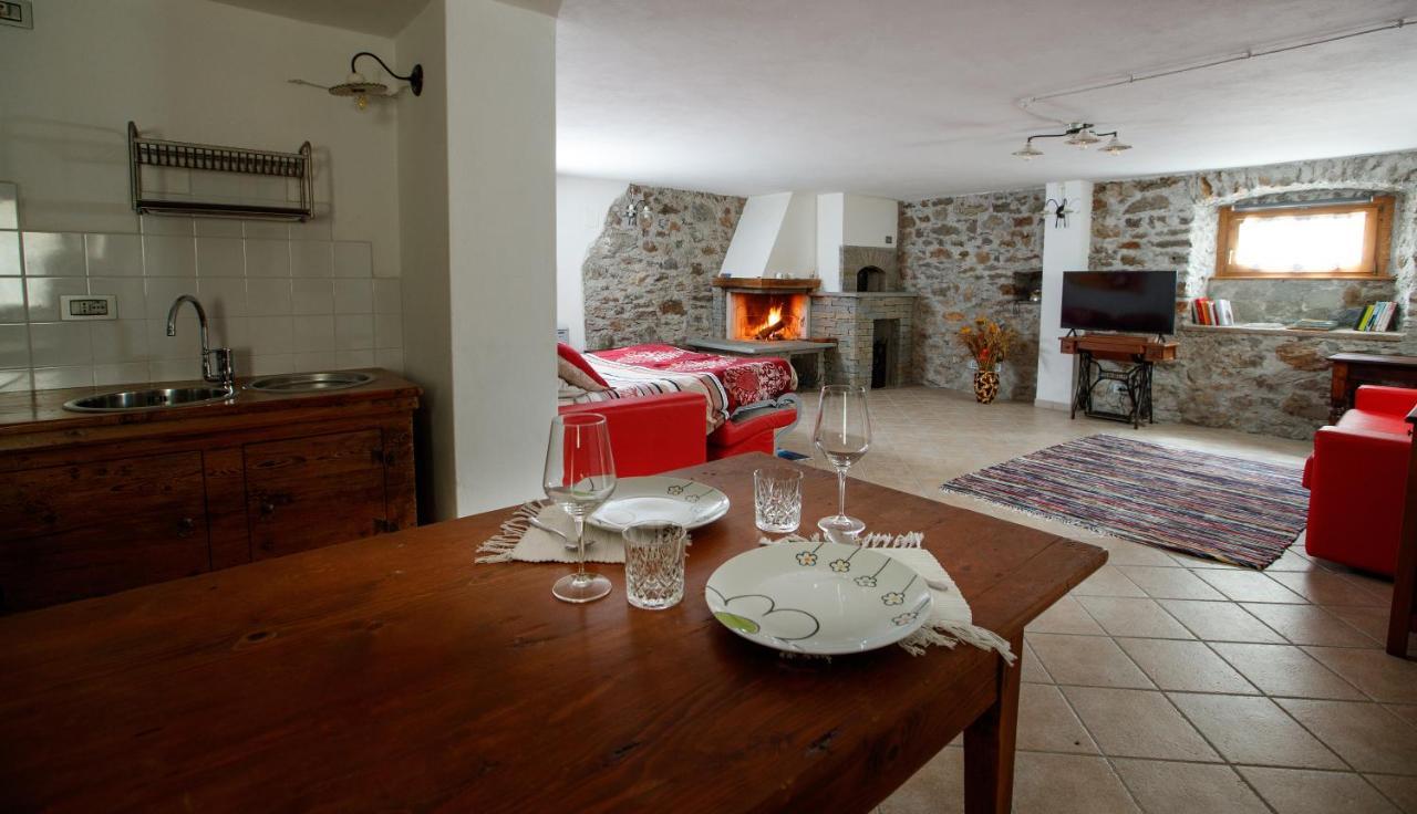 Il Como' Della Civetta - Taverna “La Fenice” Stazzona Kültér fotó